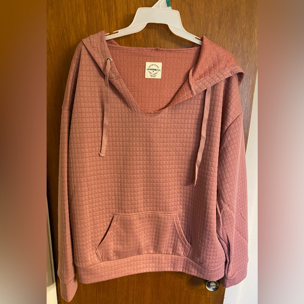 NWT women’s size 3X rose/blush colored hoodie by One Step Up in quilted pattern